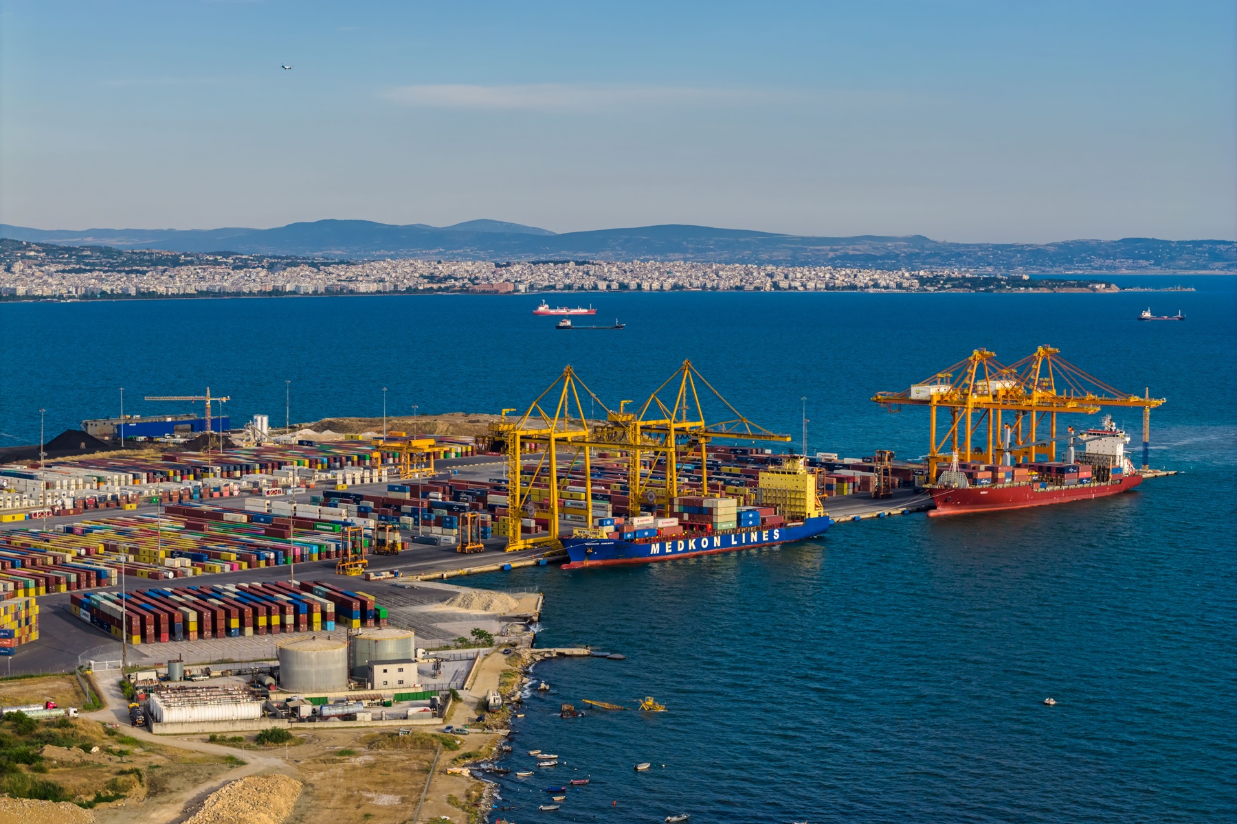 Θεσσαλονίκη: Μπλόκο σε 3.000 όπλα που είχαν δηλωθεί ως “γυαλιά ηλίου”