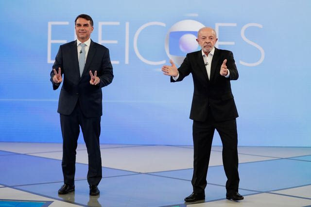 Εκλογές στη Βραζιλία: Οριακό προβάδισμα Μπολσονάρου έναντι Λούλα, δείχνουν δύο δημοσκοπήσεις