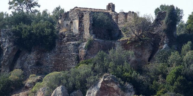 Καλαμάτα: Οι αφόρητες πιέσεις, η παράνομη δόμηση και η σιγή του ΥΠΕΝ