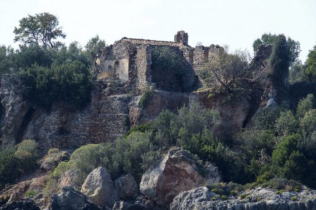 Καλαμάτα: Οι αφόρητες πιέσεις, η παράνομη δόμηση και η σιγή του ΥΠΕΝ