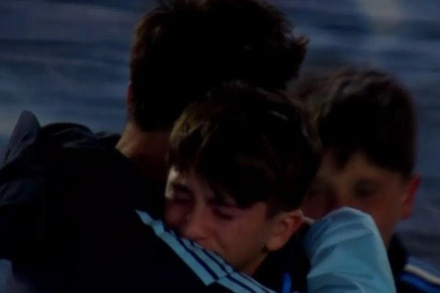 Μέσι: Η αγκαλιά του με τον δακρυσμένο γιο του
