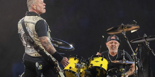 Είναι απολιτίκ μπάντα οι Metallica;