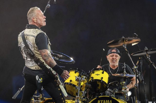 Είναι απολιτίκ μπάντα οι Metallica;