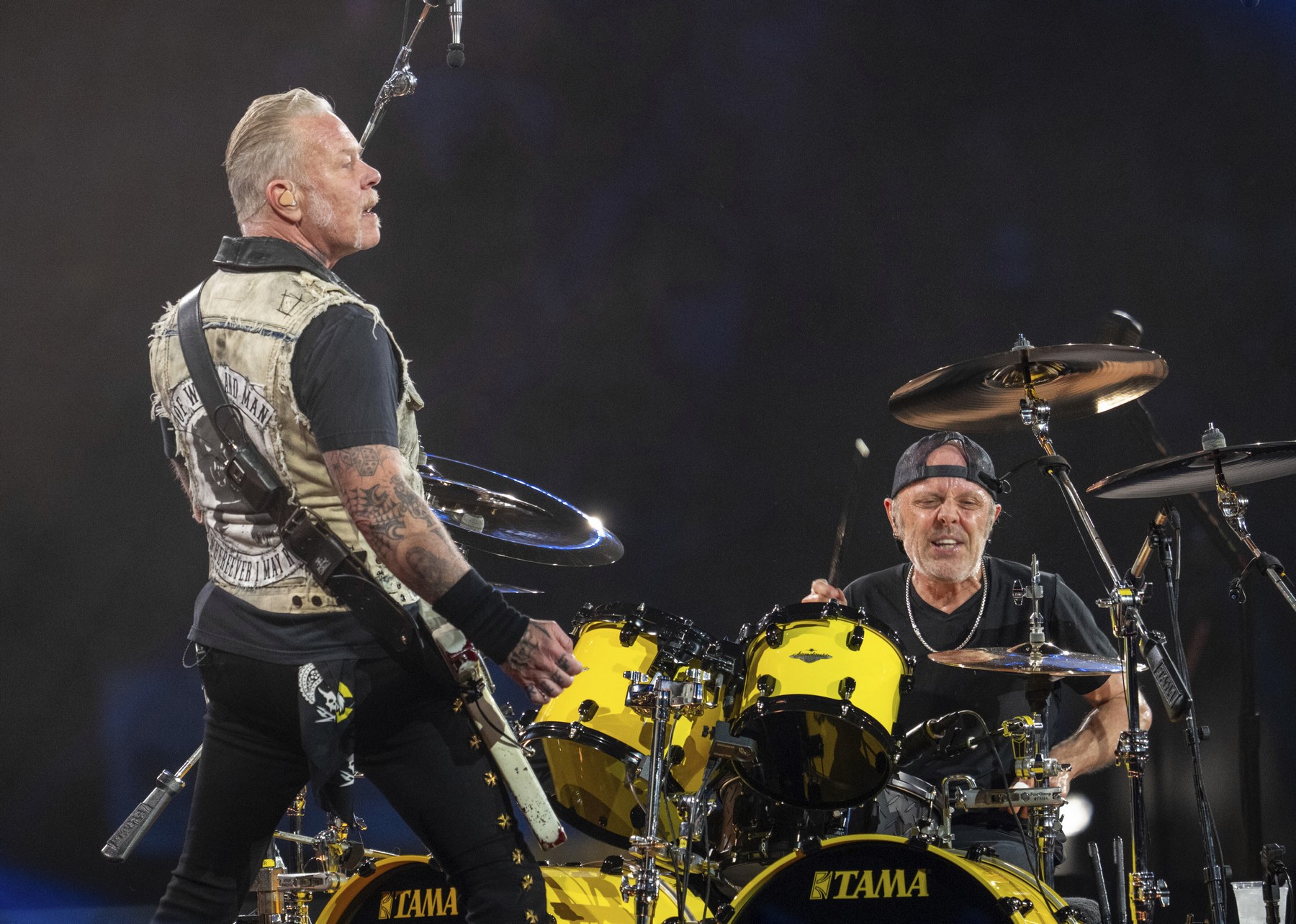 Είναι απολιτίκ μπάντα οι Metallica;