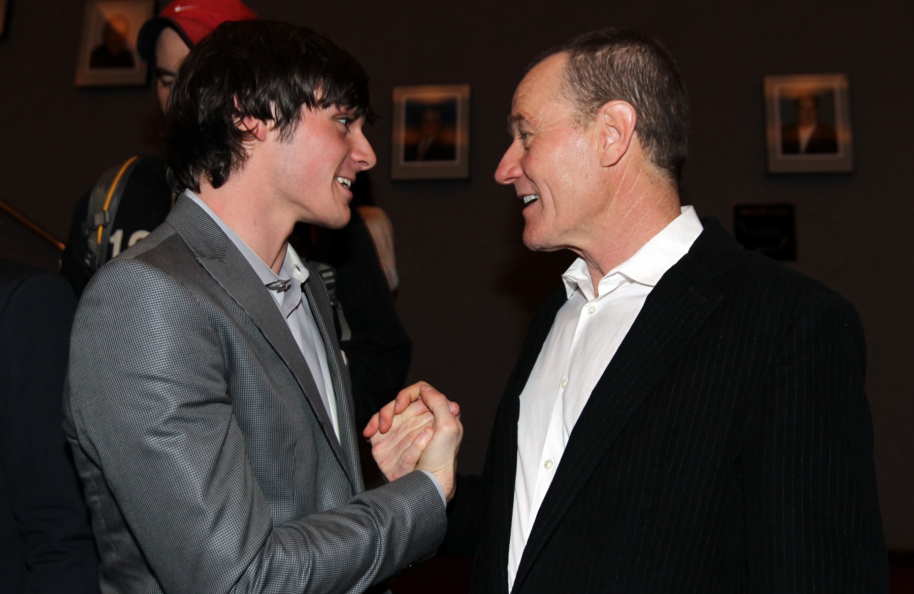 RJ Mitte: Το συγκινητικό “αντίο” του Bryan Cranston – “Θα μου λείψεις, γιε μου”