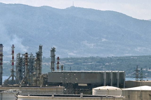 Έκρηξη στην Motor Oil: Νεκρός ο ένας από τους δύο τραυματίες