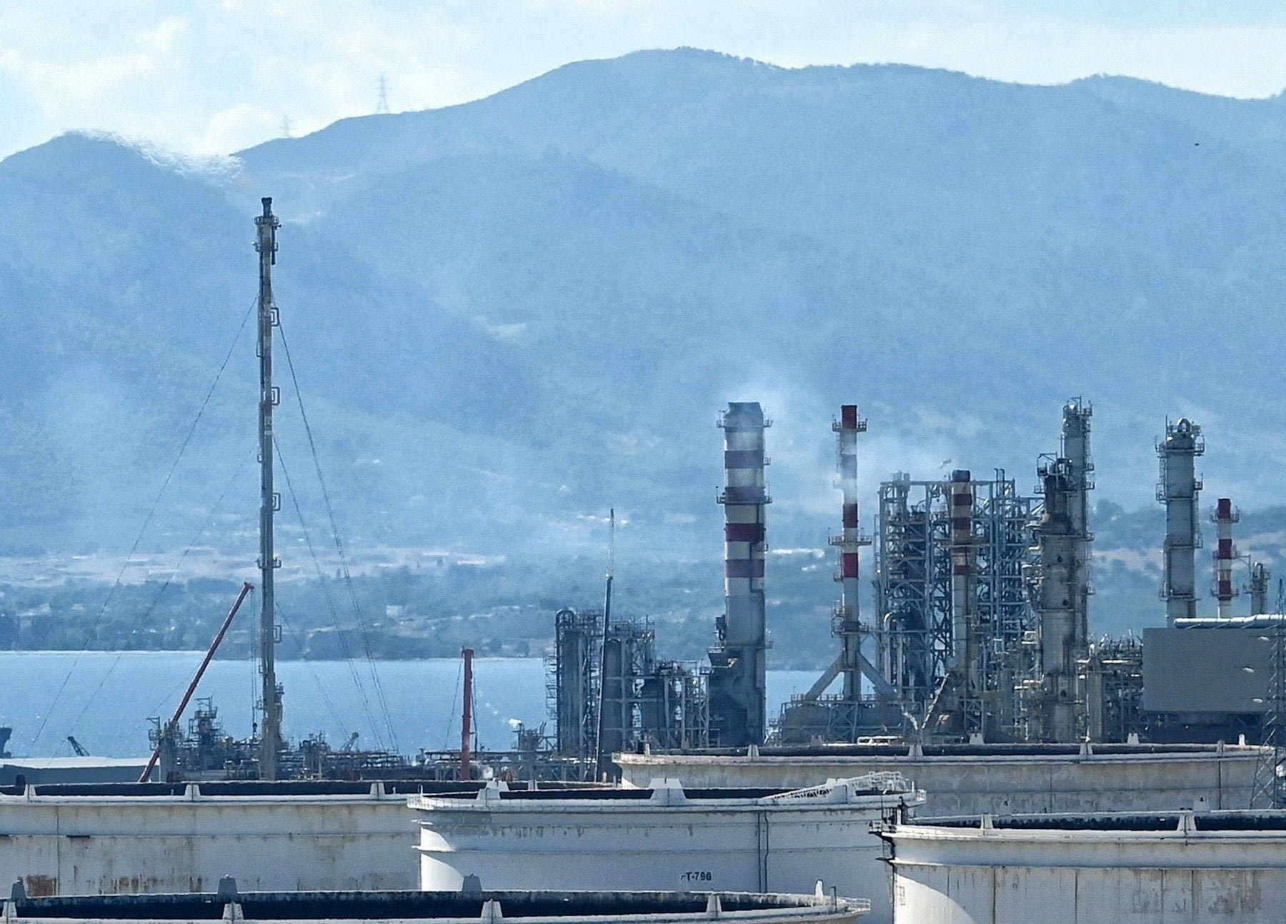 Νέα έκρηξη στη Motor Oil - Δύο σοβαρά τραυματίες