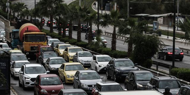 Η μεγάλη πληγή της χώρας, η Αθήνα, και τα γιατροσόφια των κομμάτων