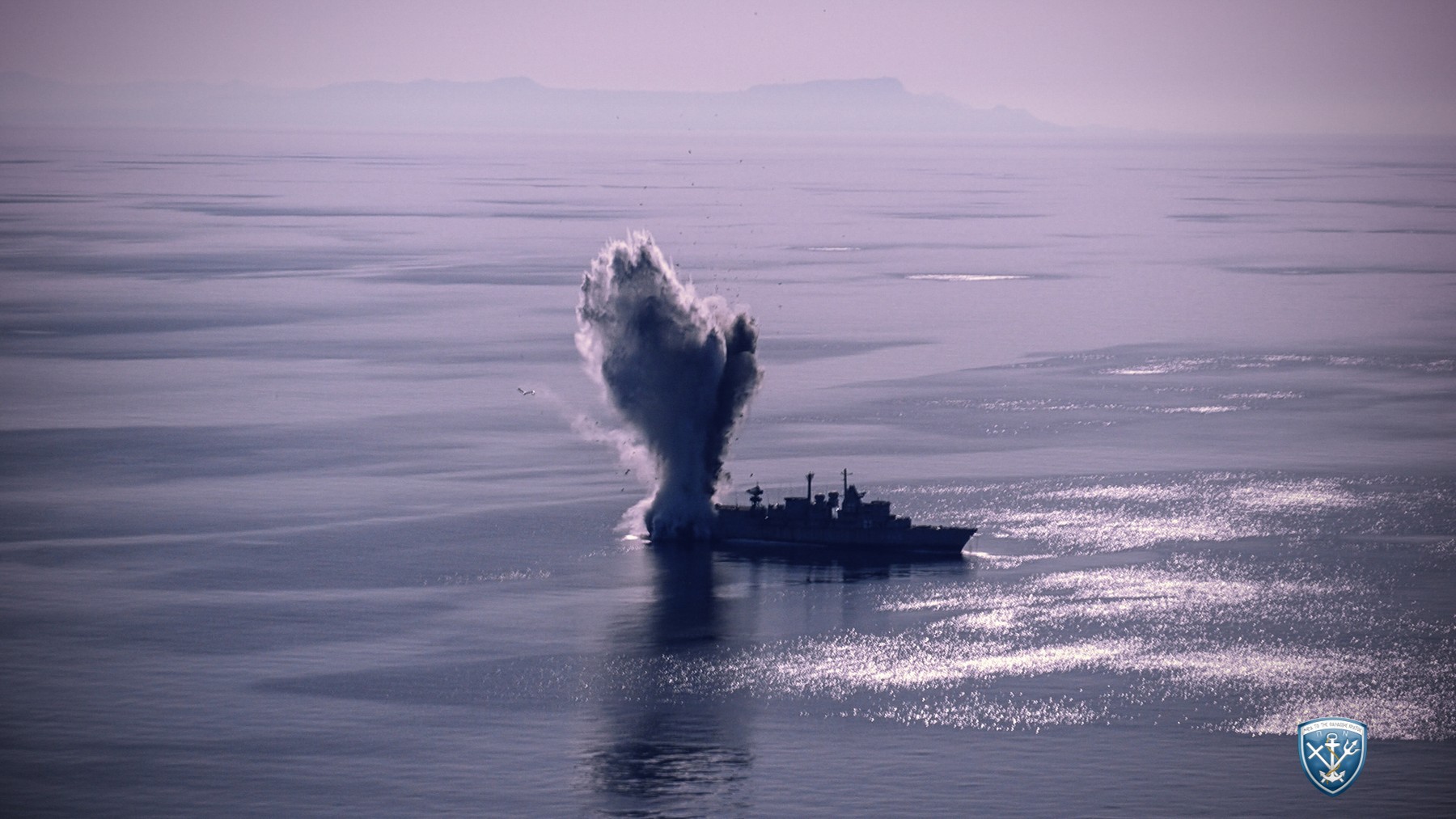 Το Πολεμικό Ναυτικό βύθισε την παροπλισμένη φρεγάτα “Μπουμπουλίνα” – Εντυπωσιακό βίντεο