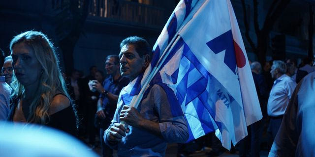 Η ΝΔ ανάβει τον πυρσό για τη σκιά του Σαμαρά