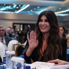 Η Κίμπερλι που φεύγει ξυπόλυτη