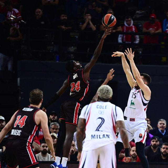 Ολυμπιακός – Αρμάνι 84-78: Μίλερ, ΜακΙντάιρ και Βεζένκοβ “καθάρισαν” μετά το σοκ με Μοντέρο