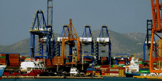 Πειραιάς: Καθυστερήσεις έως 8,5 ώρες στις πλοηγήσεις – “Καμπανάκι” από τη Διεθνή Ναυτιλιακή Ένωση