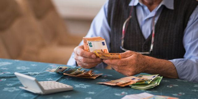 Συντάξεις Νοεμβρίου: Από σήμερα οι πρώτες πληρωμές – Το χρονοδιάγραμμα