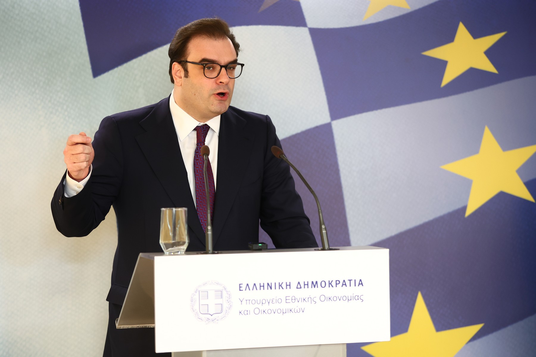 Πιερρακάκης: Μηνύσεις σε 18 influencers για παράνομο τζόγο – "Η δημοφιλία δεν προσφέρει ασυλία"