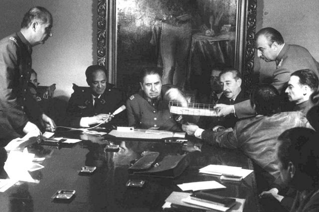 Α. Καπαράκης: Γιατί το φάντασμα του Πινοτσέτ πλανιέται ακόμη πάνω από τη Χιλή