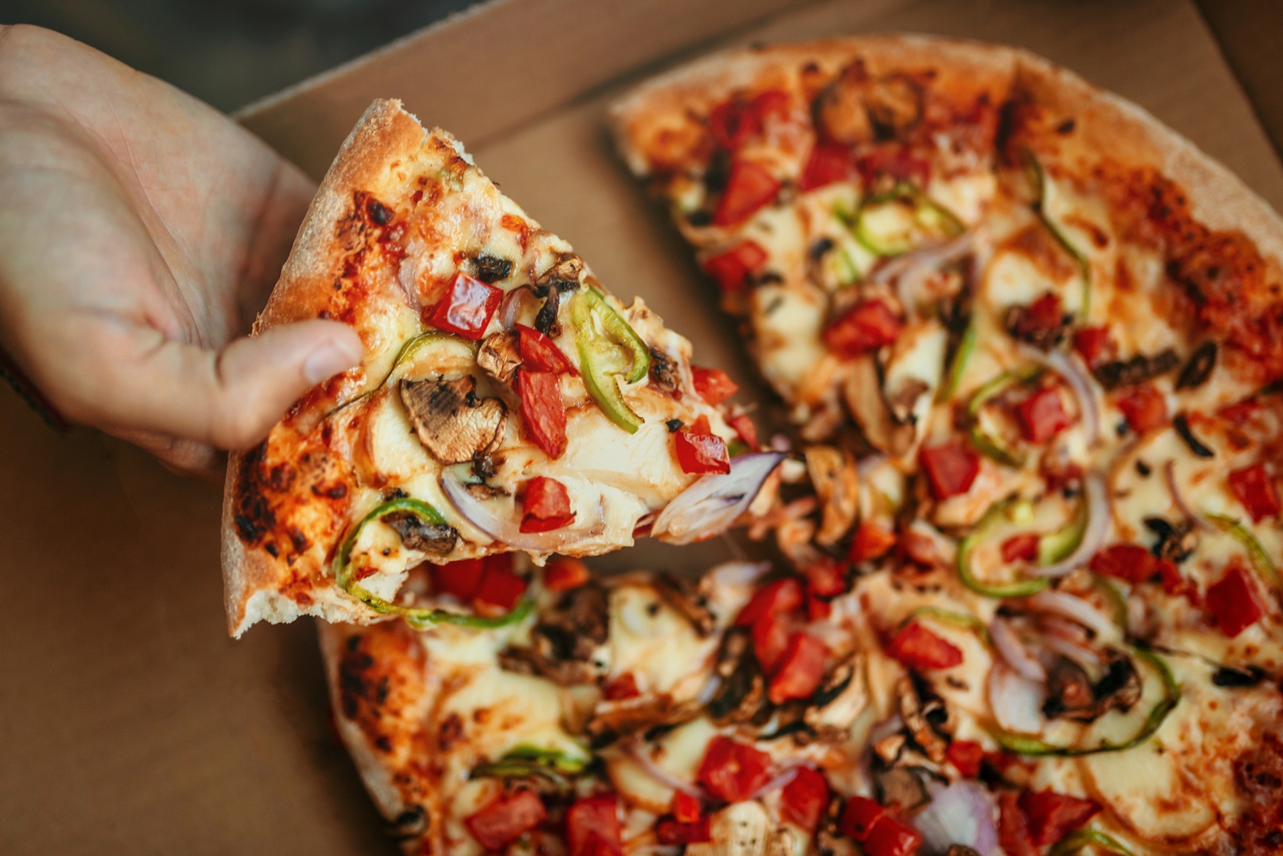 Έφοδος στην “Pizza Fan” για φοροδιαφυγή 25 εκατ. ευρώ – 9 συλλήψεις