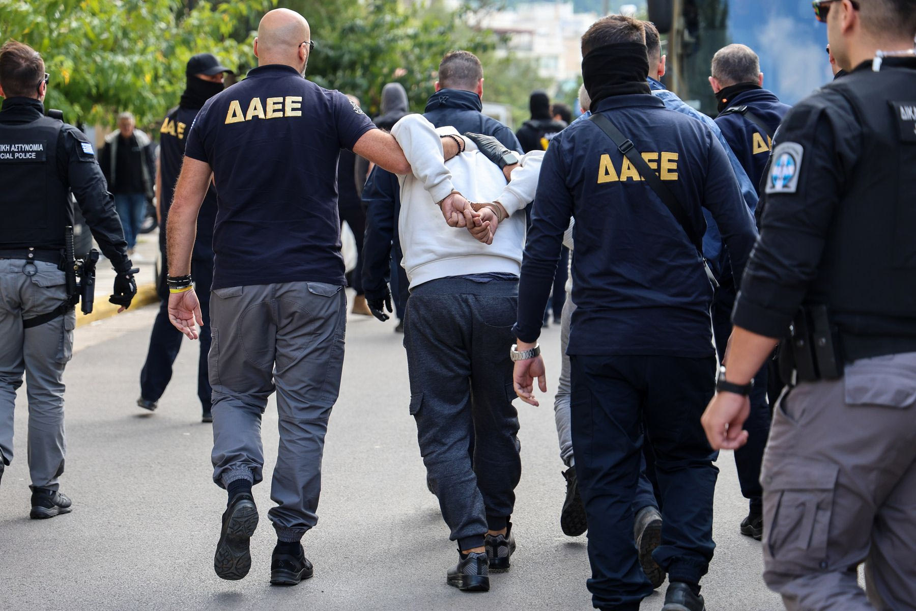 Οι τρείς συλληφθεντες κατηγορούμενοι για την έκρηξη στην Πλάκα