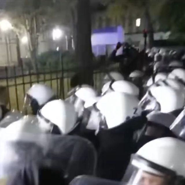 Πολωνία: Υπό αστυνομικό κλοιό το Συνταγματικό Δικαστήριο – Ένταση στην είσοδο του Ναβρότσκι