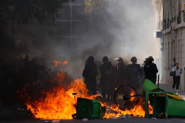 Γαλλία: Οι μαθητικές κινητοποιήσεις παραλύουν εκατοντάδες λύκεια