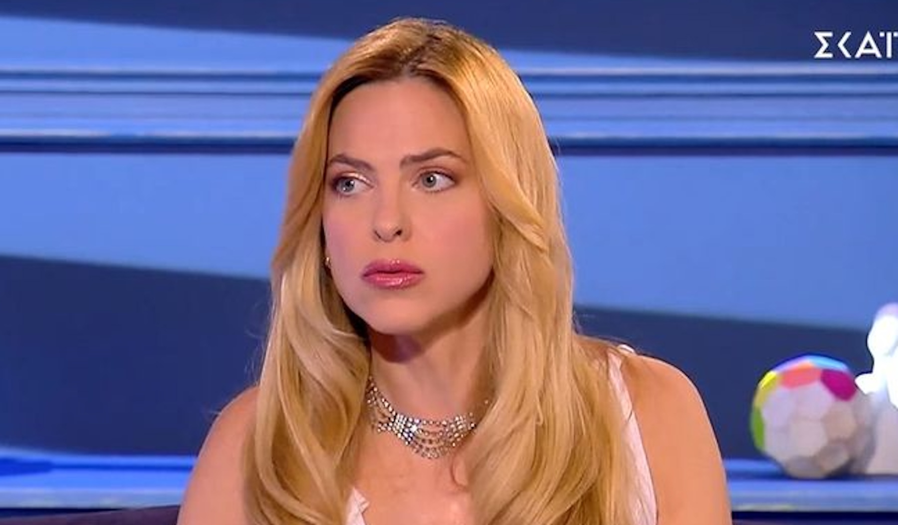 Ρένα Μόρφη: Η γνωριμία με Ντούα Λίπα - Έμιλι Ραταϊκόφσκι και η δουλειά σε σούπερ μάρκετ