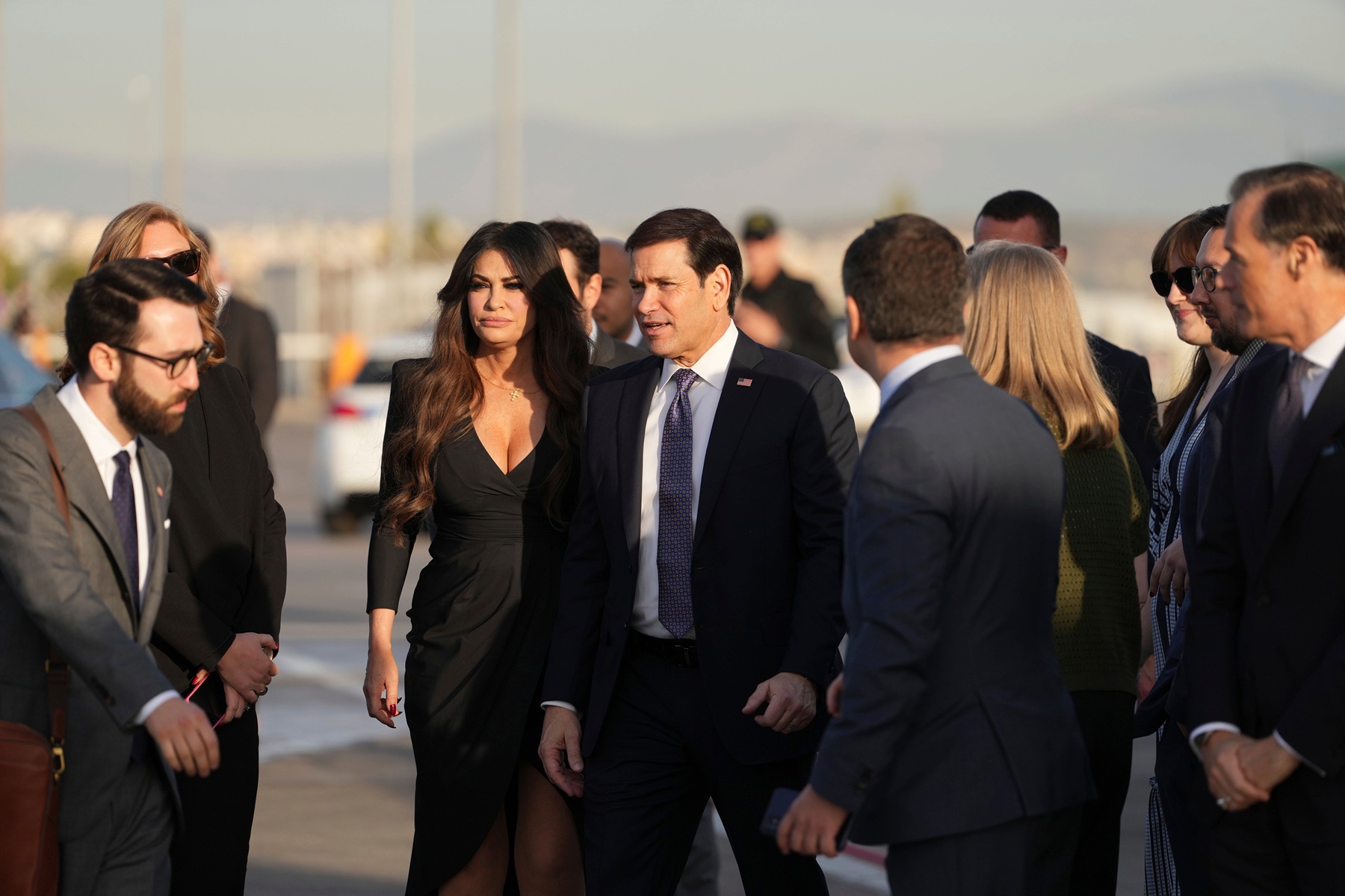 Νέα δημοσιεύματα για αποπομπή Γκίλφοϊλ - Οργή Τραμπ και Ρούμπιο μετά τις καταγγελίες