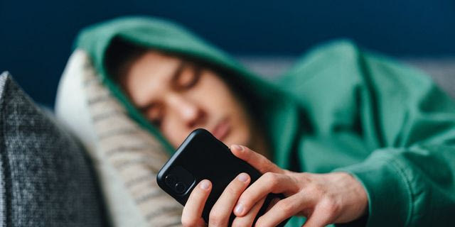 Social media: Τι αλλάζει για τους ανήλικους στην Ελλάδα από το 2027 – Το όριο των 15 ετών
