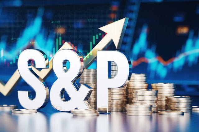 Ο S&P επιβεβαίωσε το ελληνικό αξιόχρεο στη βαθμίδα ΒΒΒ με σταθερές προοπτικές