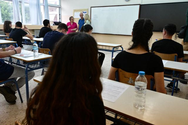 Μαθητές σε σχολική τάξη, φωτογραφία αρχείου