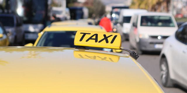 Οδηγός ταξί “ανέβασε” βίντεο που έτρεχε με 200 χλμ/ώρα στην Αττική Οδό