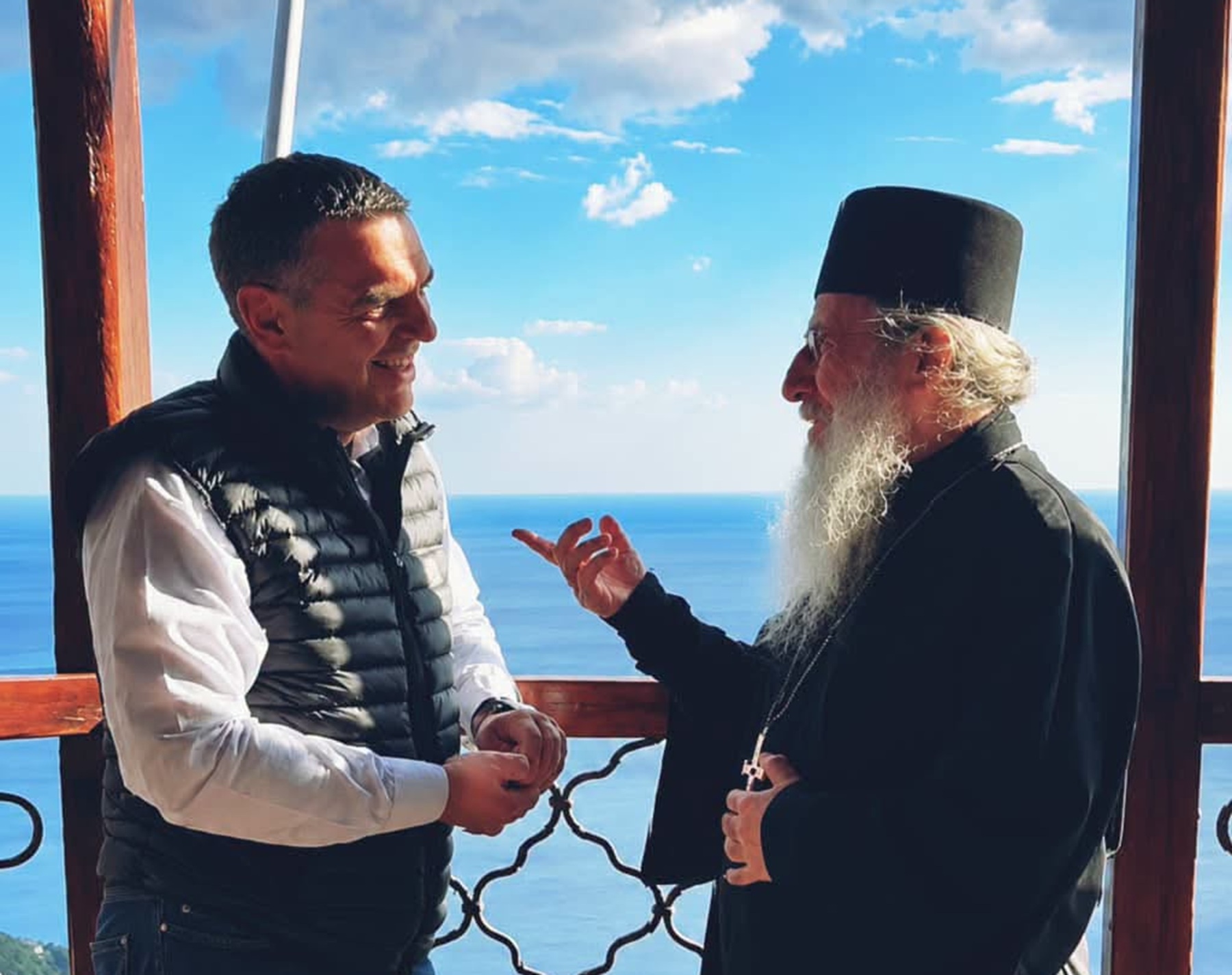 Επίσκεψη Τσίπρα στο Άγιον Όρος - "Ψέλνεις στη Σιμωνόπετρα και ακούγεται στον Άδη"