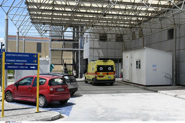 Άγριο επεισόδιο στον Βόλο: Περικύκλωσαν ταξί, κατέβασαν τους επιβάτες και τους ξυλοκόπησαν