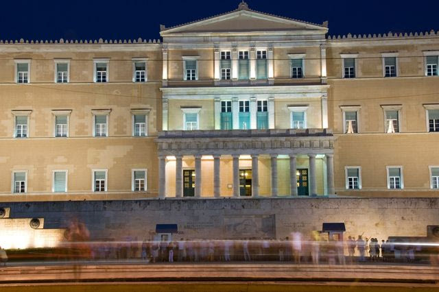Οι παραχαράκτες της ιστορίας