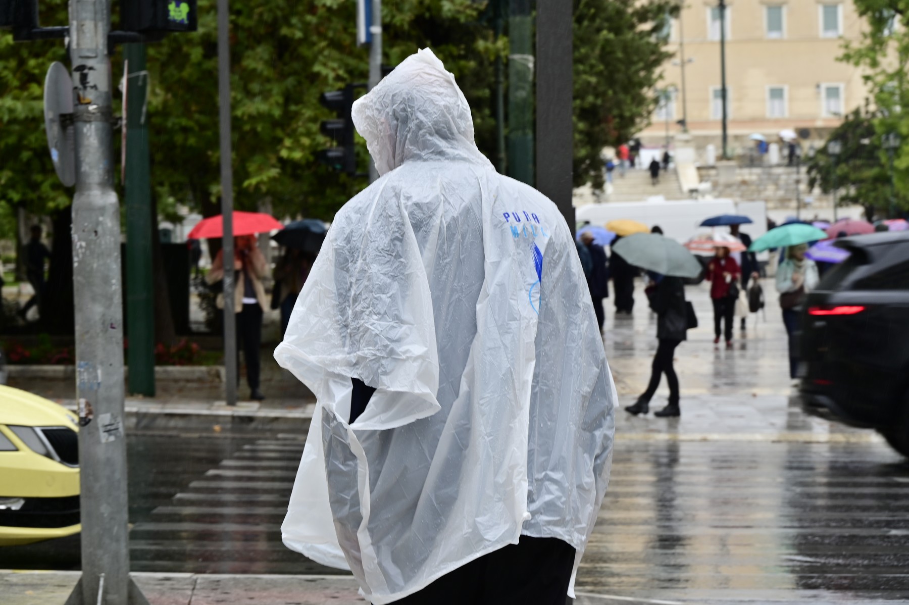 Αλλάζει ξανά ο καιρός: Έρχονται βροχές, καταιγίδες και άνεμοι έως 7 μποφόρ