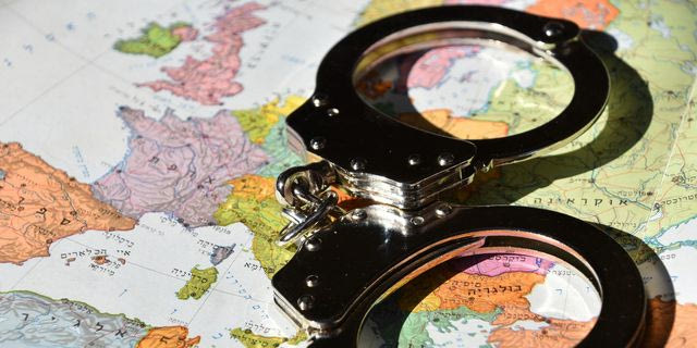 Interpol: 95 συλλήψεις σε 17 χώρες για υλικό σεξουαλικής κακοποίησης παιδιών