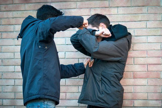 Θεσσαλονίκη: Ταυτοποιήθηκαν τρεις ανήλικοι για την επίθεση σε 12χρονο στο γήπεδο “Άλκης Καμπανός”