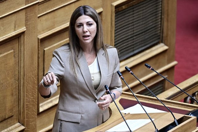Σοφία Ζαχαράκη: “Ακούμε τα αιτήματα των μαθητών – Η κατάληψη δεν είναι λύση”